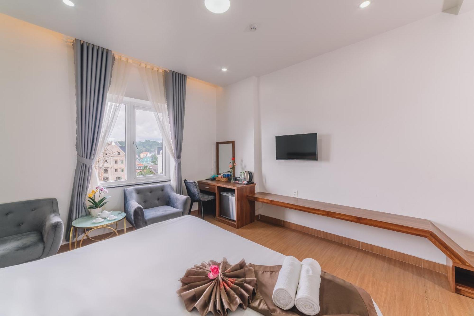 Anh Duc Hotel Da Lat City Exterior photo