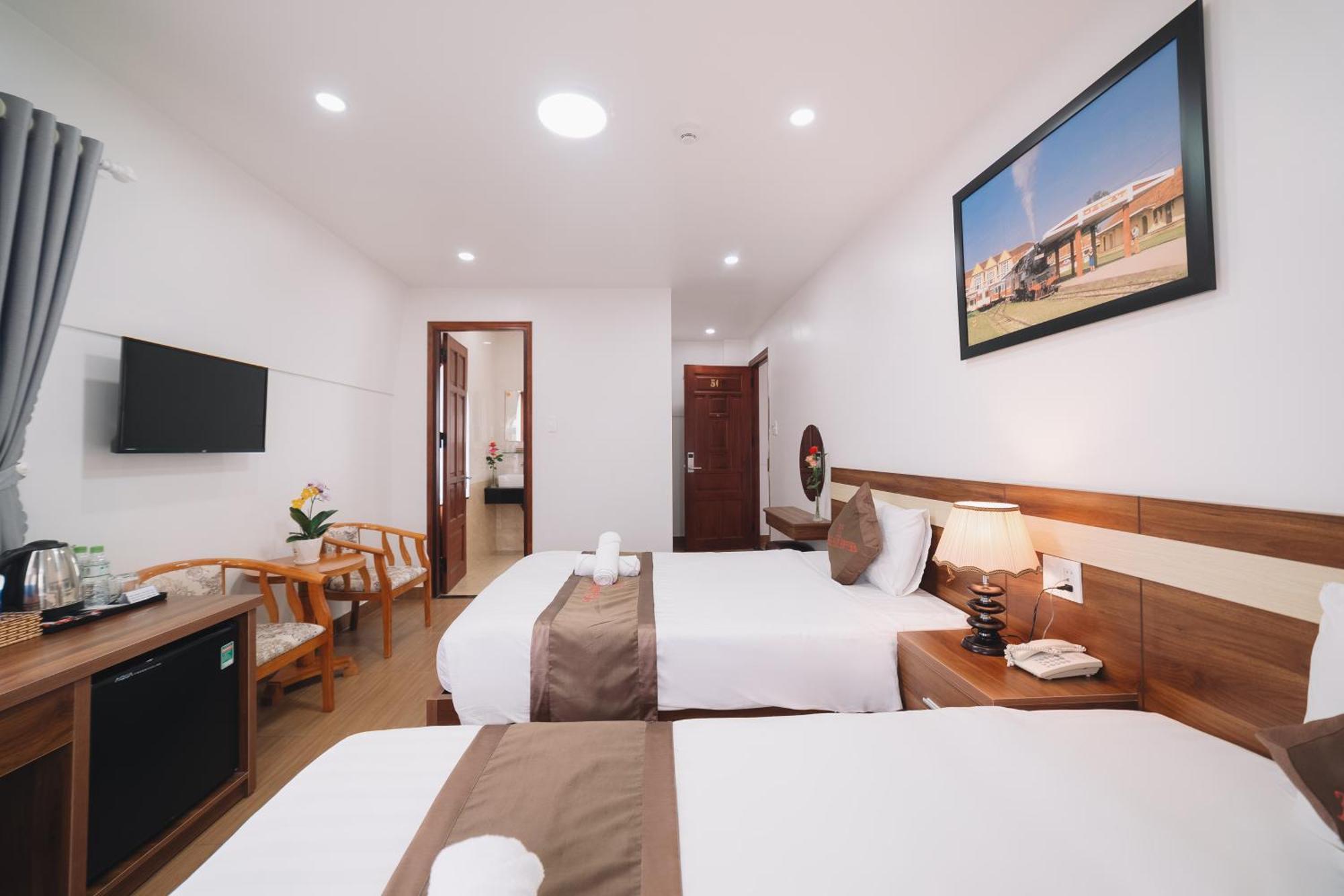Anh Duc Hotel Da Lat City Exterior photo